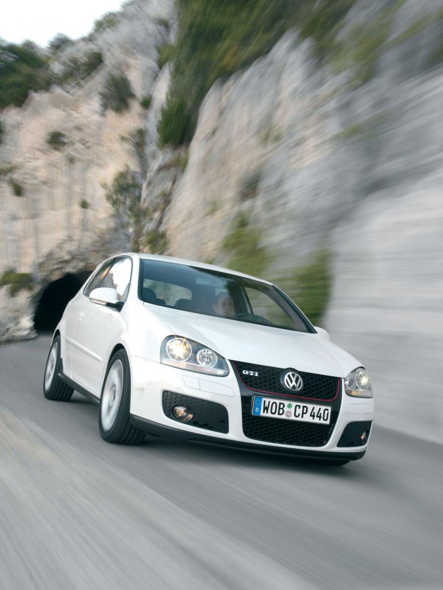  Volkswagen Golf GTi 2005 года  (фото 61 из 135)
